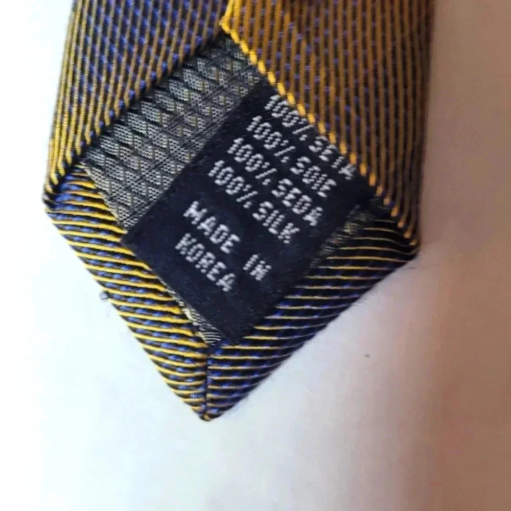Roberto Villini Handmade Silk Tie - Picture 4 of 6